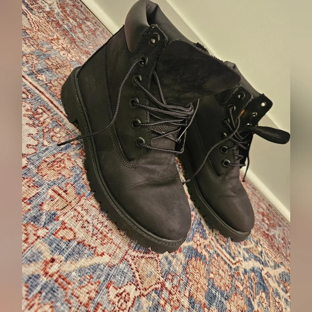 Timberland Premium 6-Inch Waterproof Boot - SIZE 5 boy/ 6.5-7Wmns